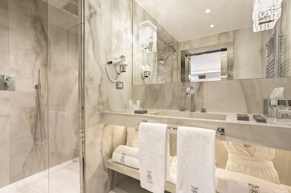 Palazzo Nainer — Hotel rooms in Rome, Lazio