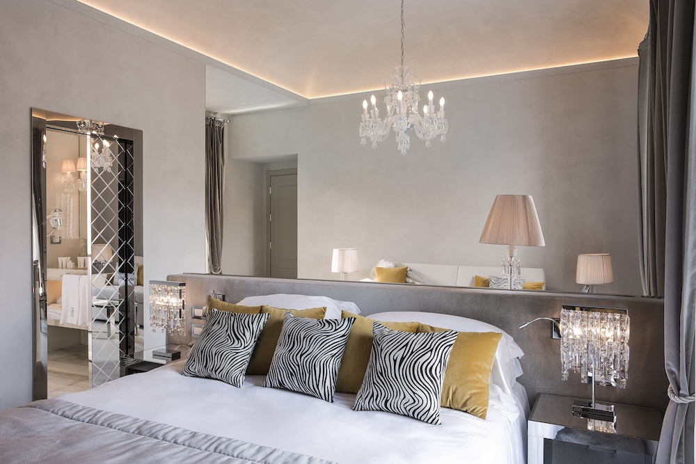 Palazzo Nainer — Hotel rooms in Rome, Lazio