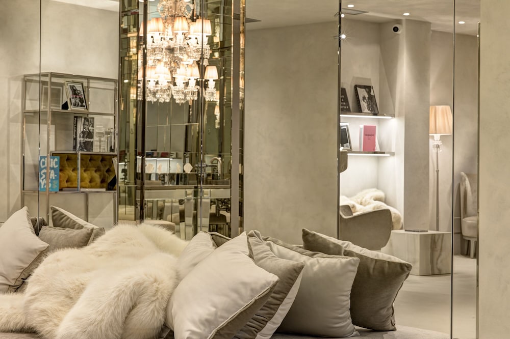 Palazzo Nainer — Hotel rooms in Rome, Lazio