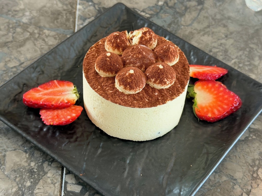 Hotel Porto Azzurro — Restaurant & bars in Sirmione, Lombardy