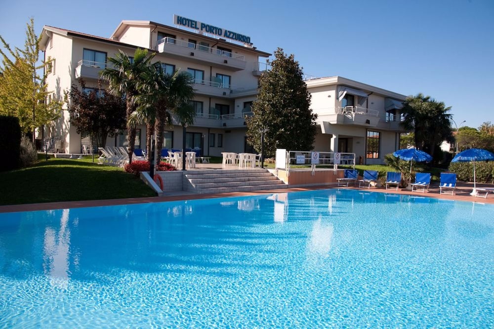 Hotel Porto Azzurro — Swimming pool in Sirmione, Lombardy