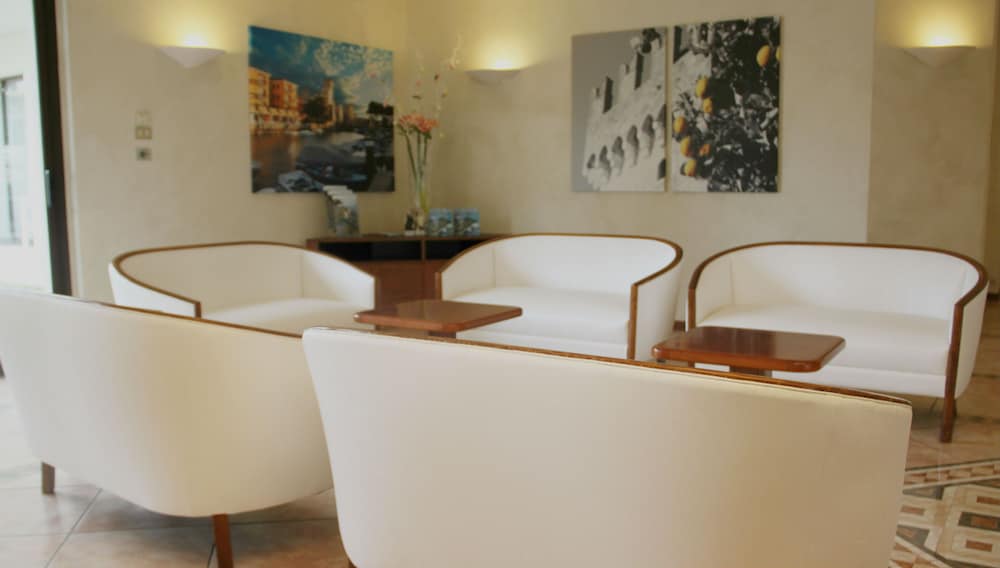 Hotel Porto Azzurro — Hotel building in Sirmione, Lombardy