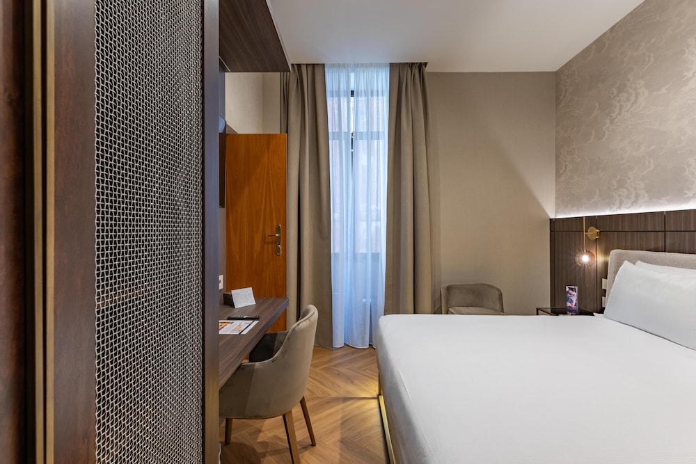 Hotel Raffaello, Sure Hotel Collection by Best Western — Hotel rooms in Rome, Lazio