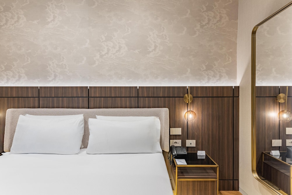 Hotel Raffaello, Sure Hotel Collection by Best Western — Hotel rooms in Rome, Lazio