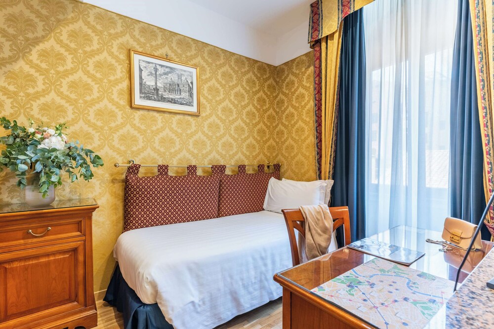 Hotel Raffaello, Sure Hotel Collection by Best Western — Hotel rooms in Rome, Lazio