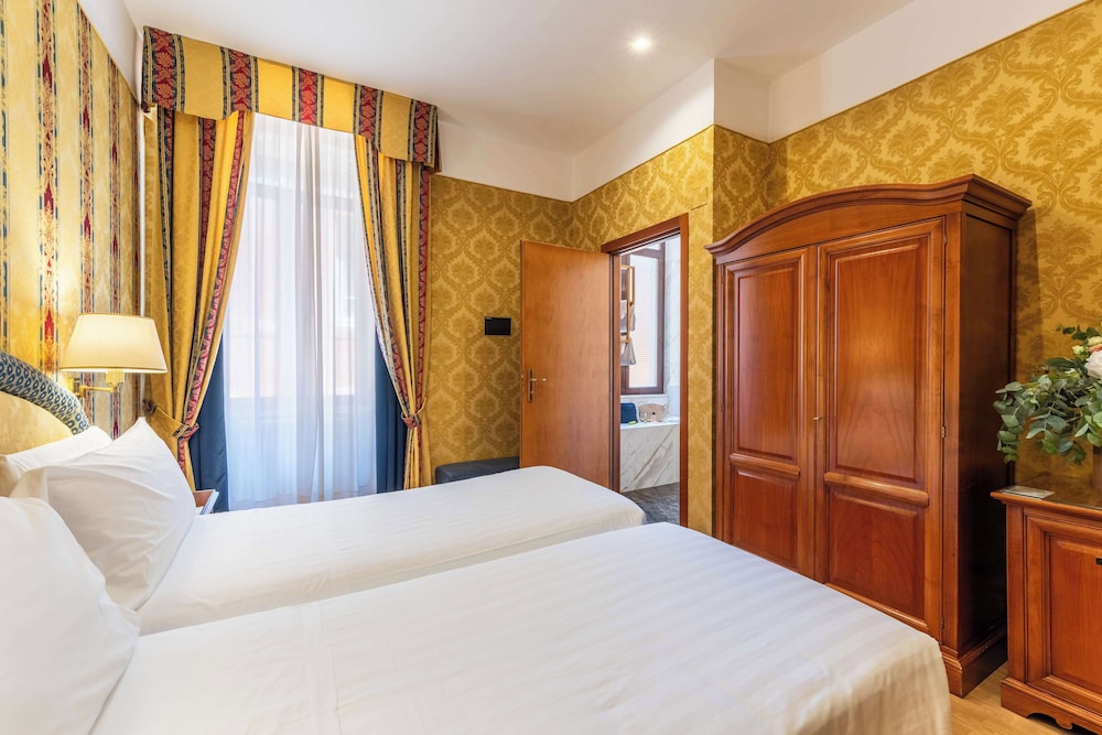 Hotel Raffaello, Sure Hotel Collection by Best Western — Hotel rooms in Rome, Lazio