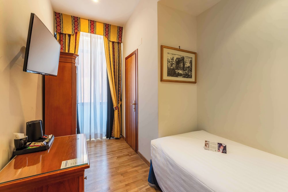 Hotel Raffaello, Sure Hotel Collection by Best Western — Hotel rooms in Rome, Lazio