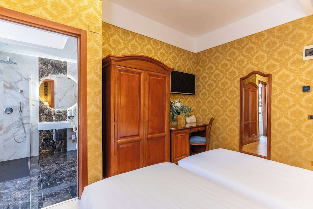 Hotel Raffaello, Sure Hotel Collection by Best Western — Hotel rooms in Rome, Lazio