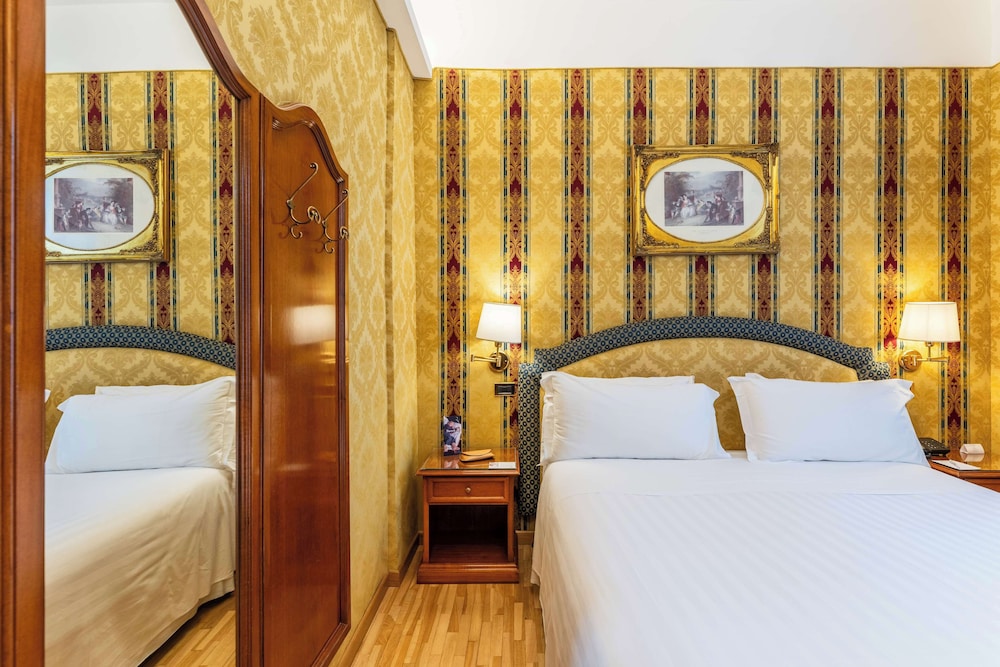 Hotel Raffaello, Sure Hotel Collection by Best Western — Hotel rooms in Rome, Lazio