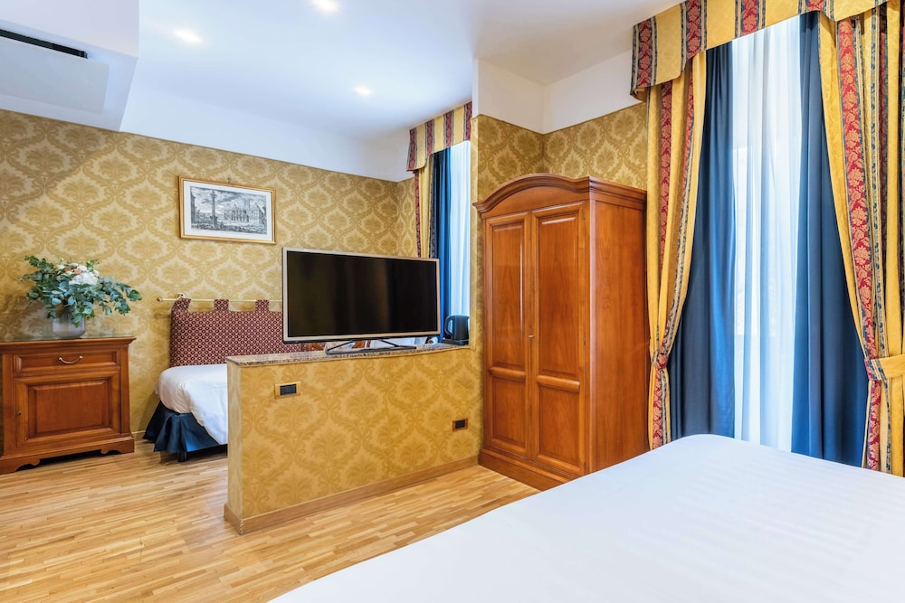 Hotel Raffaello, Sure Hotel Collection by Best Western — Hotel rooms in Rome, Lazio