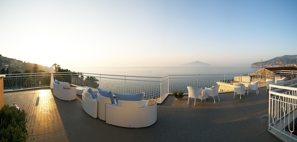 Hotel Regina Sorrento - zdjęcie 4