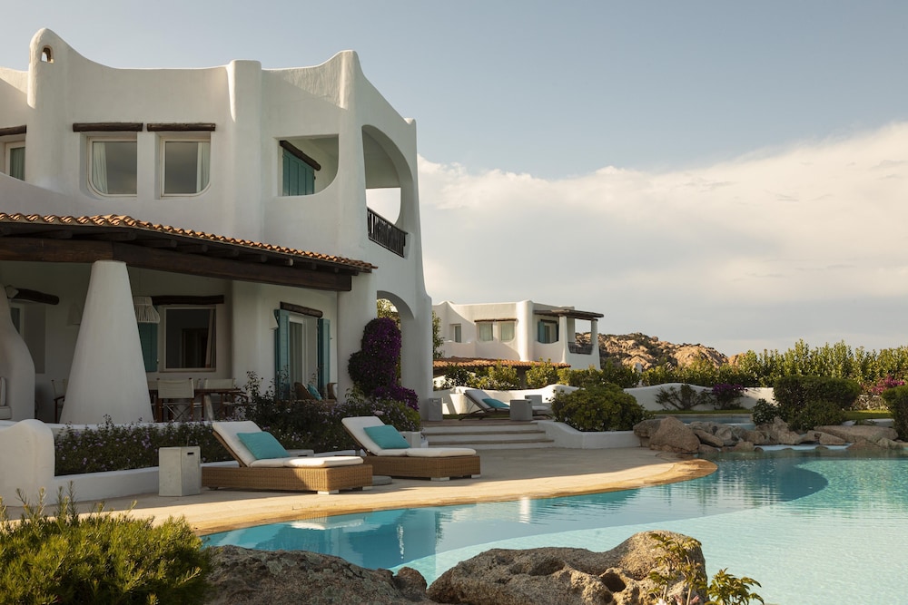 Romazzino, A Belmond Hotel, Costa Smeralda — Swimming pool in Arzachena, Sardinia