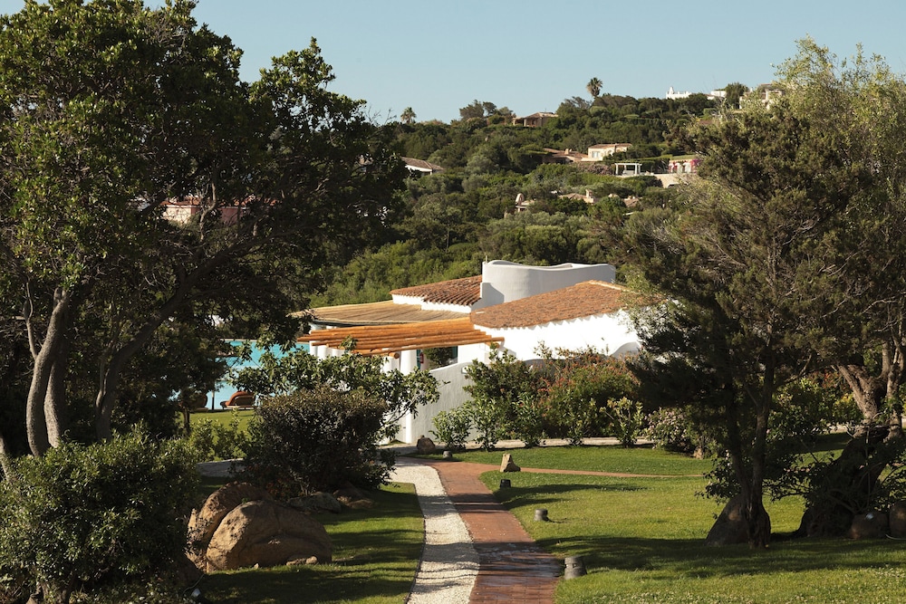Romazzino, A Belmond Hotel, Costa Smeralda — Hotel building in Arzachena, Sardinia