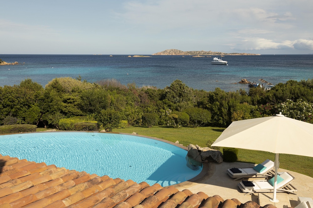 Romazzino, A Belmond Hotel, Costa Smeralda — Swimming pool in Arzachena, Sardinia