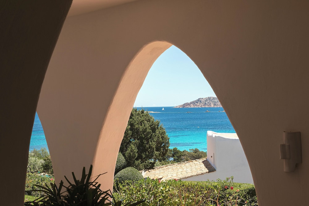 Romazzino, A Belmond Hotel, Costa Smeralda — Hotel building in Arzachena, Sardinia