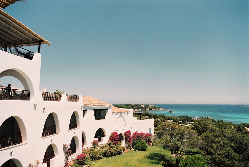 Romazzino, A Belmond Hotel, Costa Smeralda — Hotel building in Arzachena, Sardinia