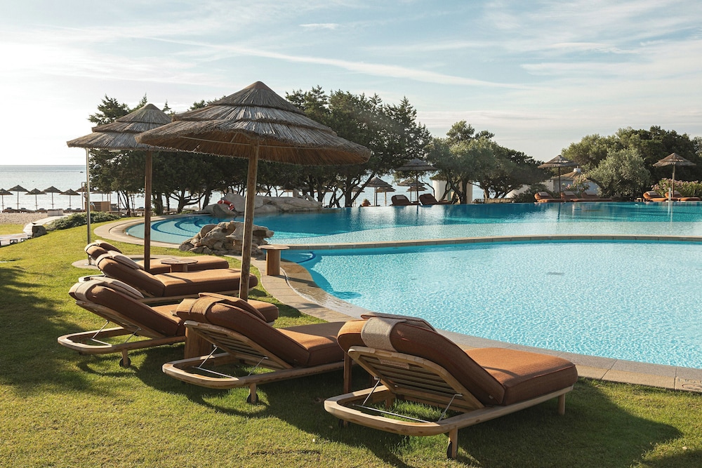 Romazzino, A Belmond Hotel, Costa Smeralda — Swimming pool in Arzachena, Sardinia
