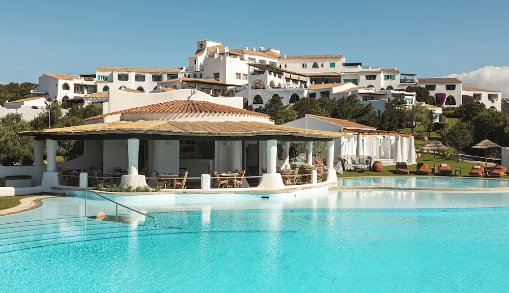 Romazzino, A Belmond Hotel, Costa Smeralda — Swimming pool in Arzachena, Sardinia