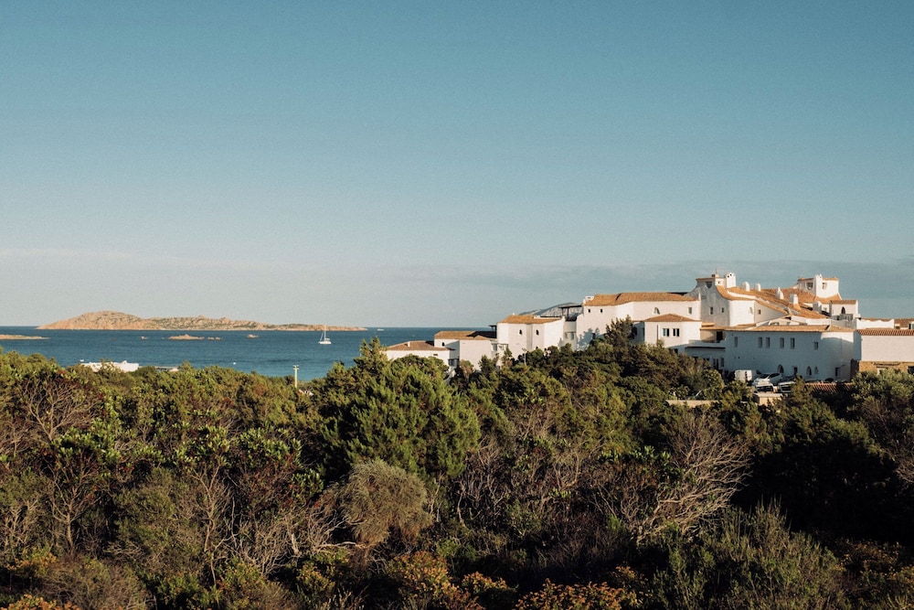 Romazzino, A Belmond Hotel, Costa Smeralda — Hotel building in Arzachena, Sardinia
