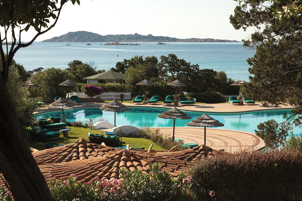 Romazzino, A Belmond Hotel, Costa Smeralda — Swimming pool in Arzachena, Sardinia