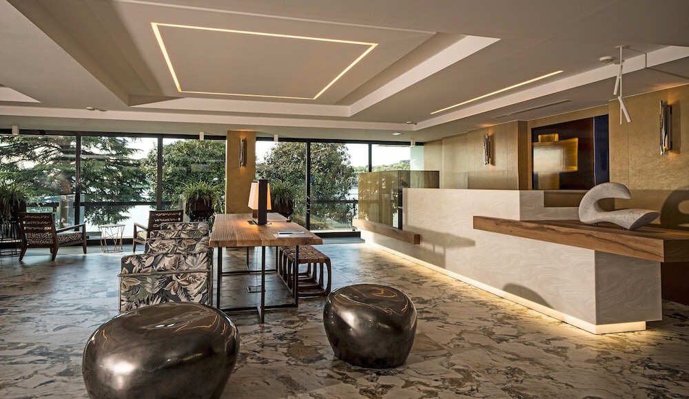 Hotel Salo' du Parc — Hotel building in Salo, Lombardy