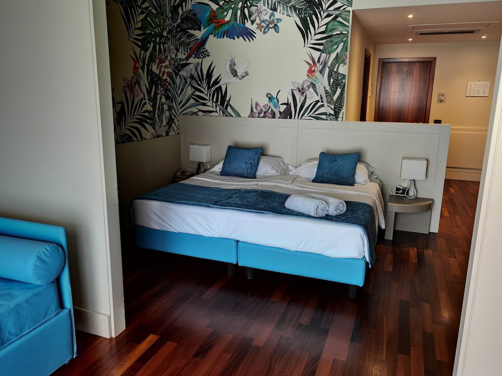 Hotel Salo' du Parc — Hotel rooms in Salo, Lombardy