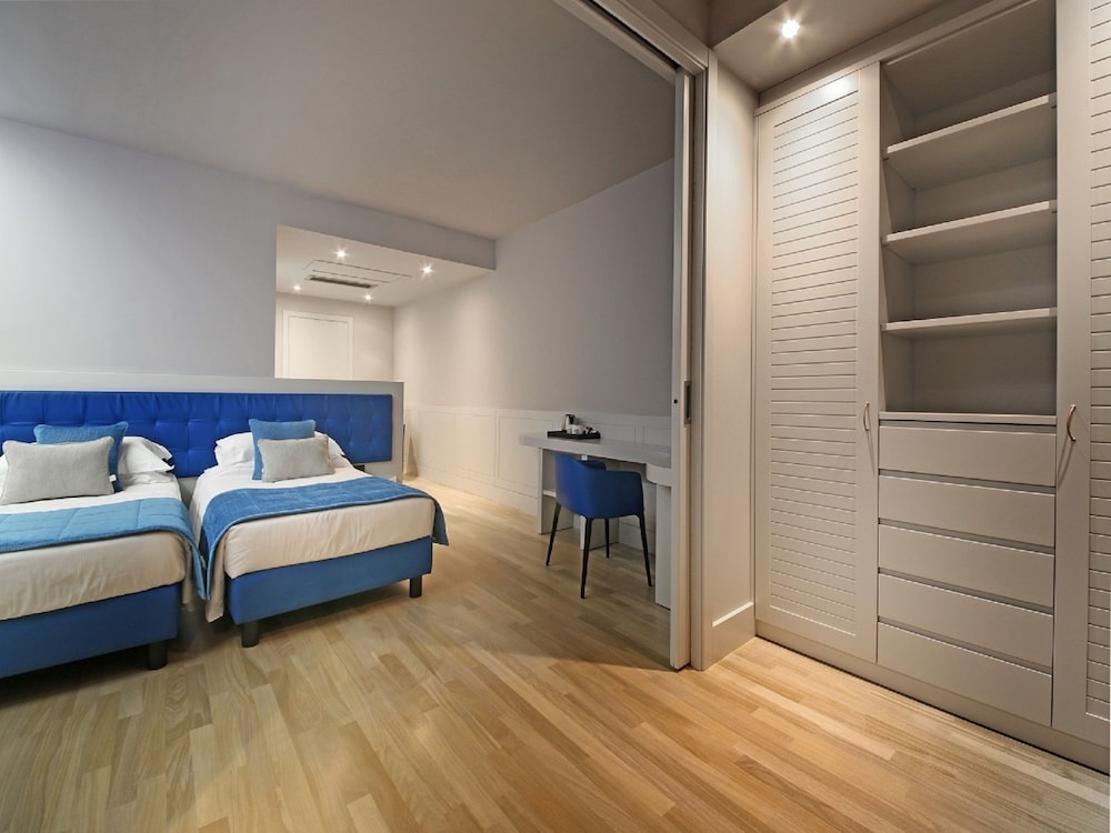 Hotel Salo' du Parc — Hotel rooms in Salo, Lombardy