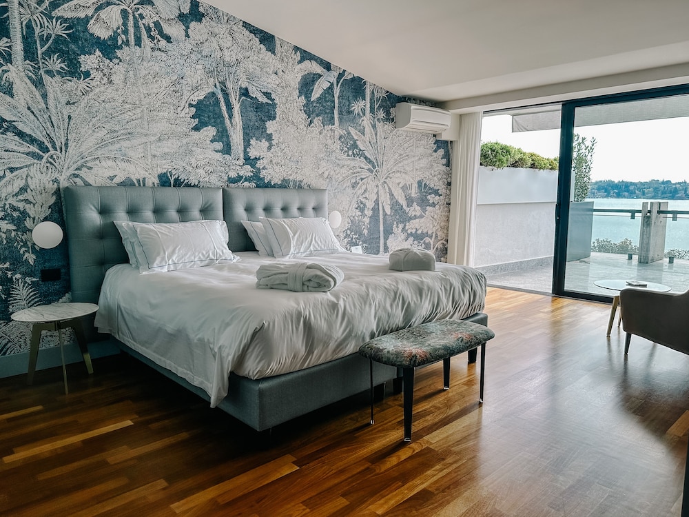 Hotel Salo' du Parc — Hotel rooms in Salo, Lombardy