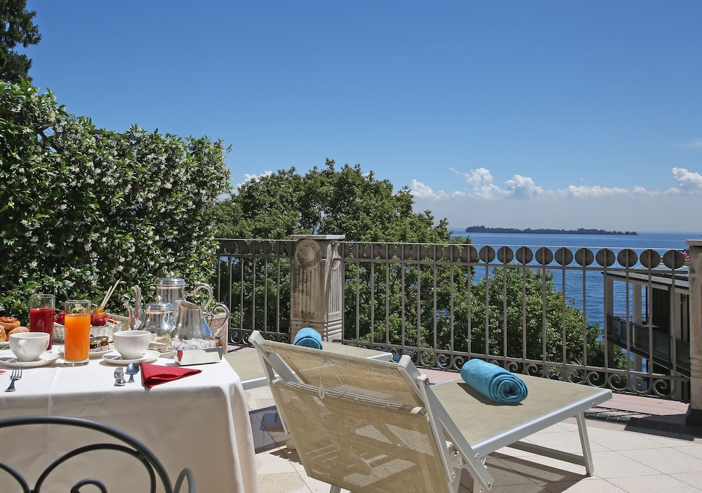 Hotel Savoy Palace — Restaurant & bars in Gardone Riviera, Lombardy