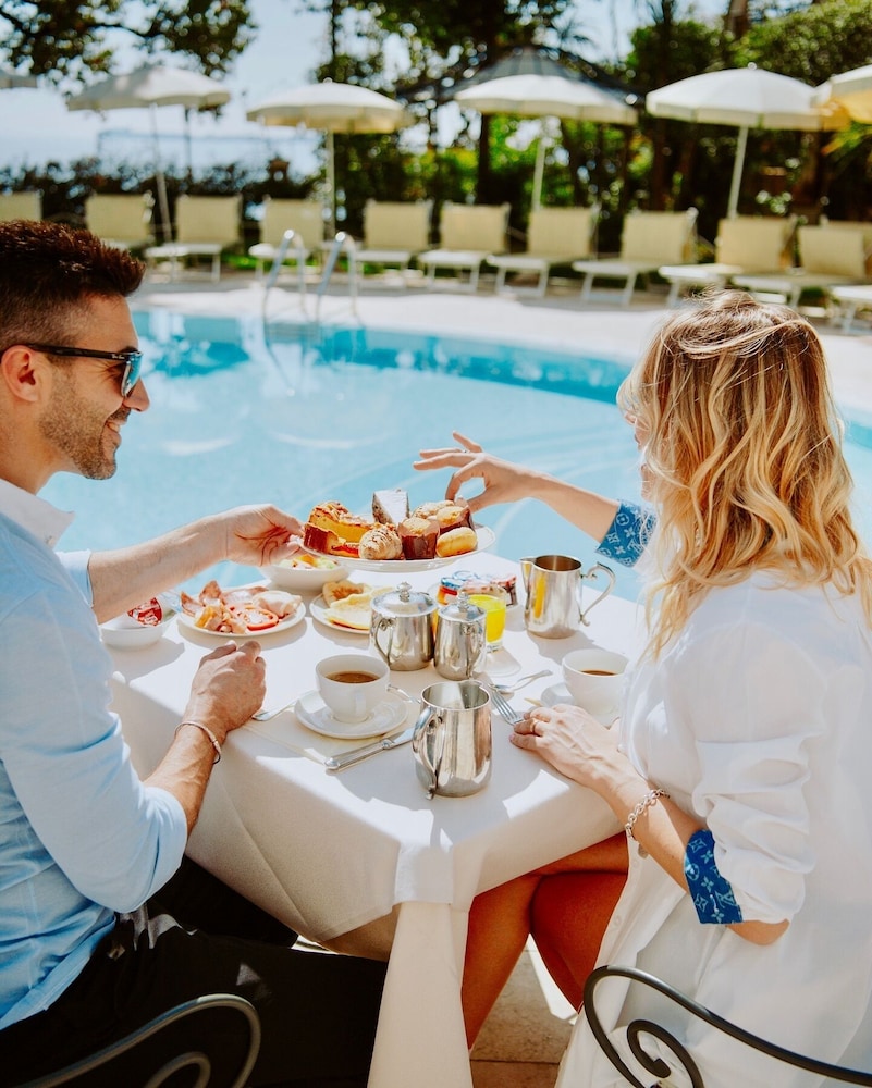 Hotel Savoy Palace — Restaurant & bars in Gardone Riviera, Lombardy