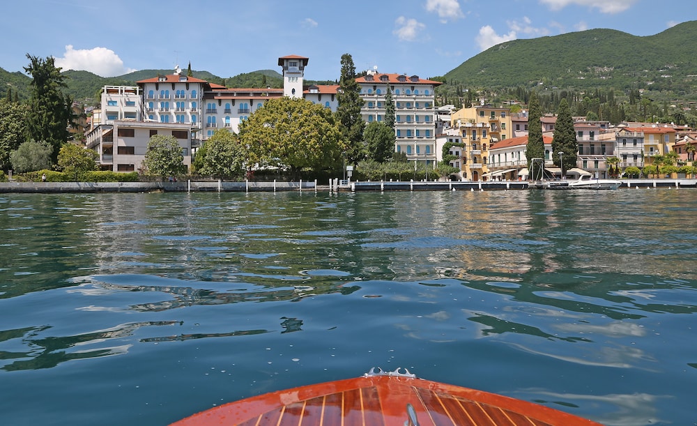 Hotel Savoy Palace — Hotel building in Gardone Riviera, Lombardy