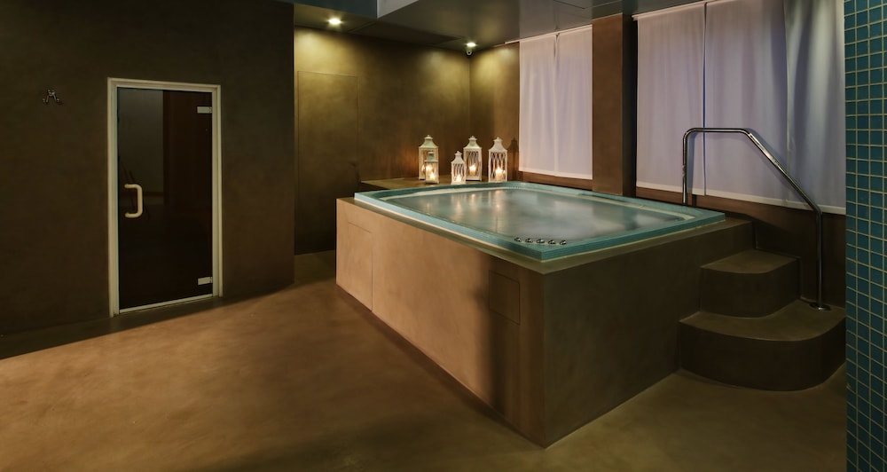 Hotel Savoy Palace — Spa in Gardone Riviera, Lombardy