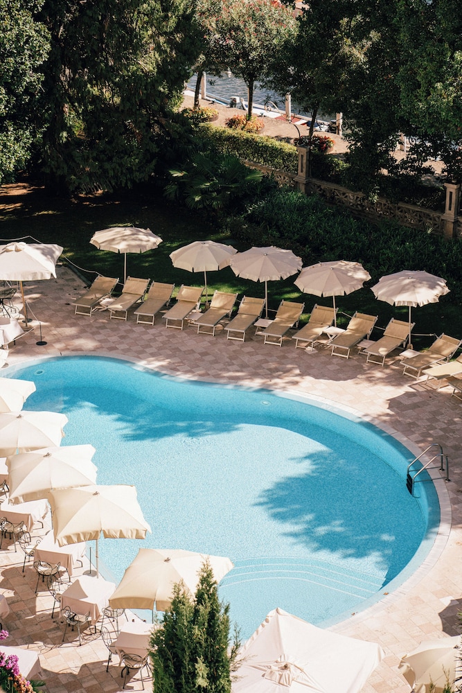 Hotel Savoy Palace — Swimming pool in Gardone Riviera, Lombardy
