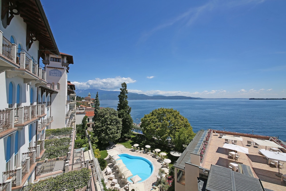 Hotel Savoy Palace — Swimming pool in Gardone Riviera, Lombardy