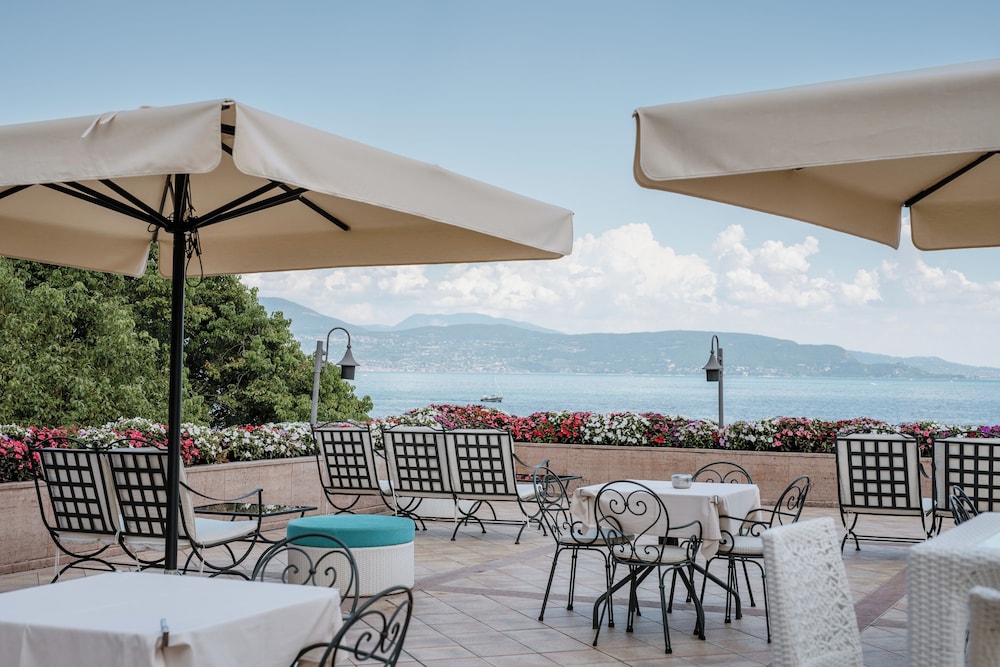 Hotel Savoy Palace — Restaurant & bars in Gardone Riviera, Lombardy