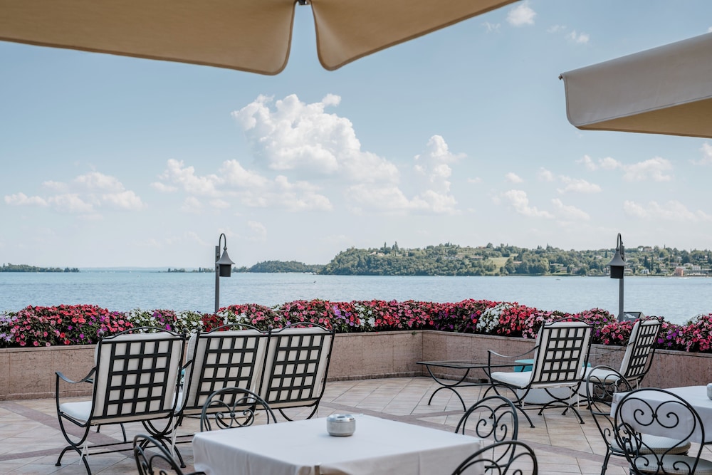 Hotel Savoy Palace — Restaurant & bars in Gardone Riviera, Lombardy