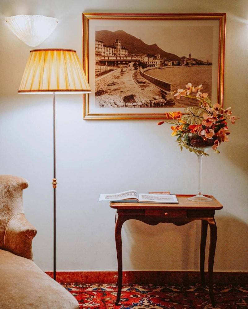 Hotel Savoy Palace — Hotel rooms in Gardone Riviera, Lombardy