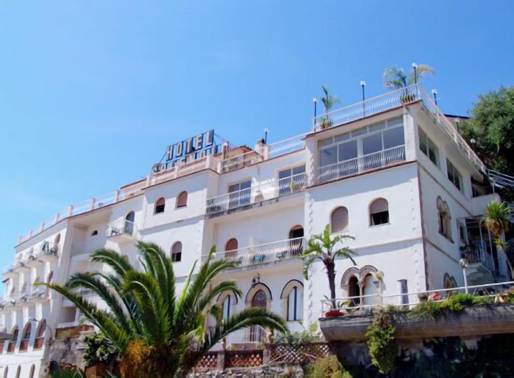 Splendid Hotel Taormina - Handwritten Collection — Hotel building in Taormina, Sicily