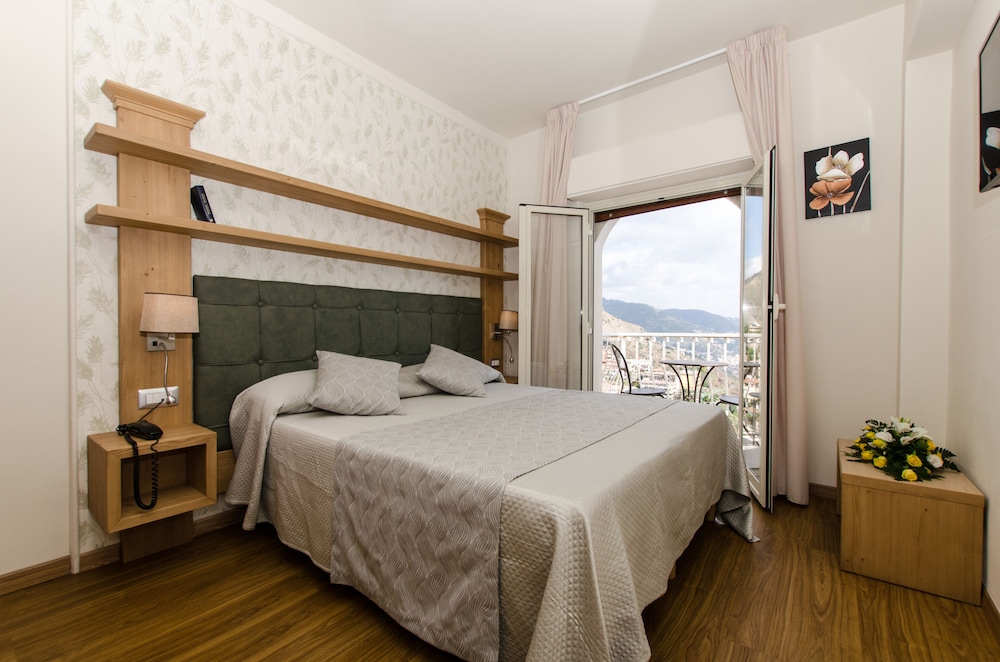 Splendid Hotel Taormina - Handwritten Collection — Hotel rooms in Taormina, Sicily