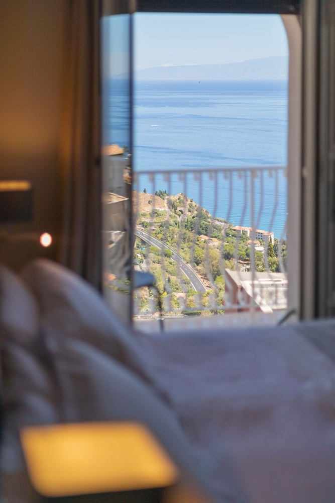 Splendid Hotel Taormina - Handwritten Collection — Hotel rooms in Taormina, Sicily