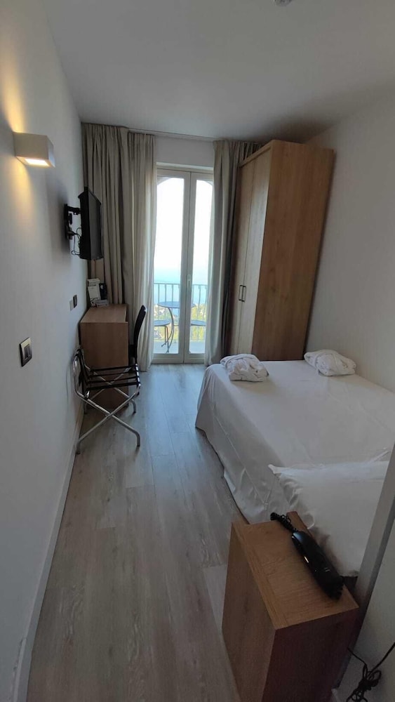 Splendid Hotel Taormina - Handwritten Collection — Hotel rooms in Taormina, Sicily