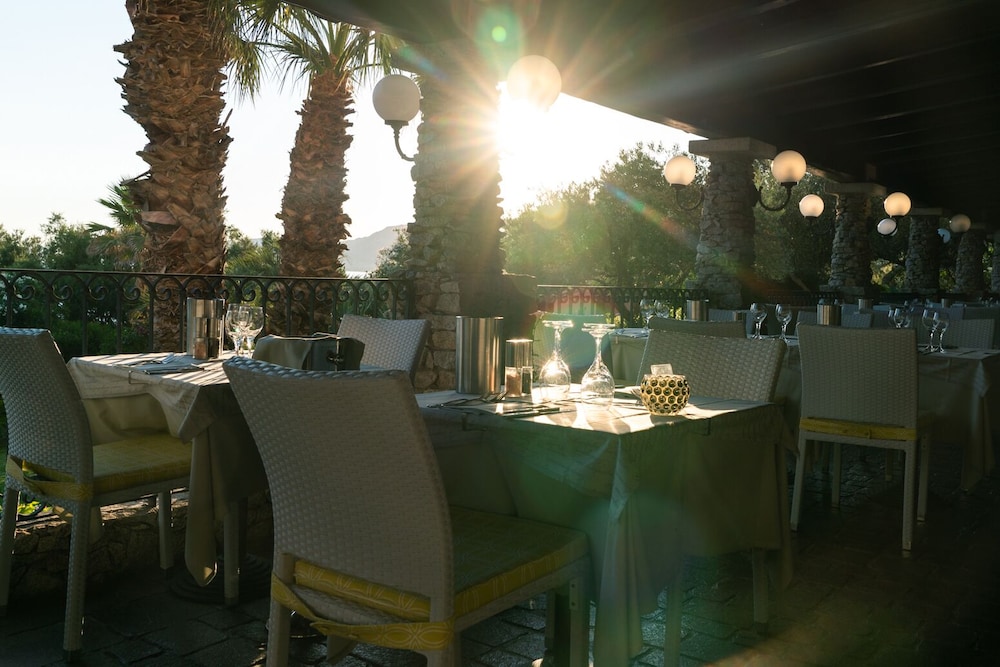 Hotel Stella Maris — Restaurant & bars in Villasimius, Sardinia
