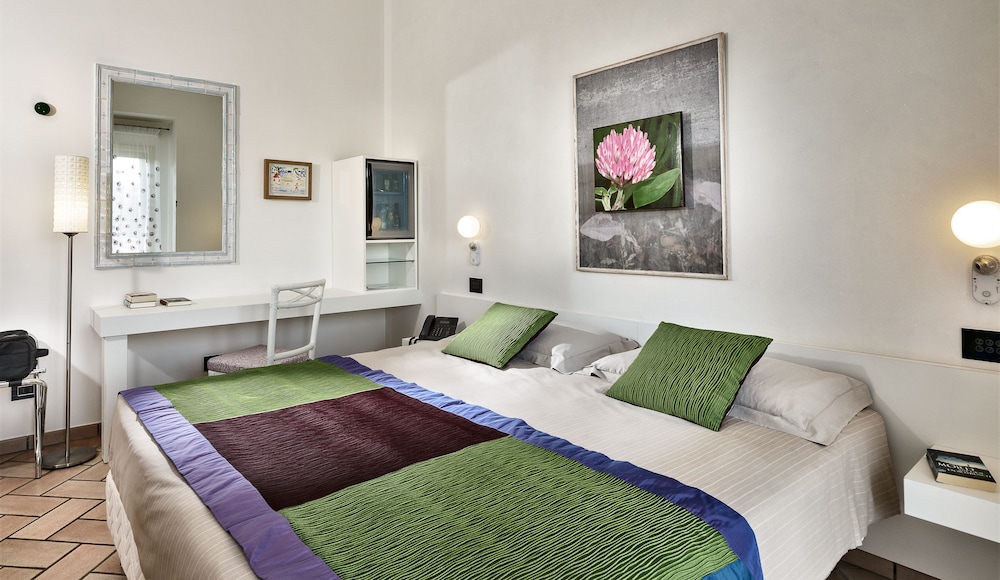 Hotel Stella Maris — Hotel rooms in Villasimius, Sardinia