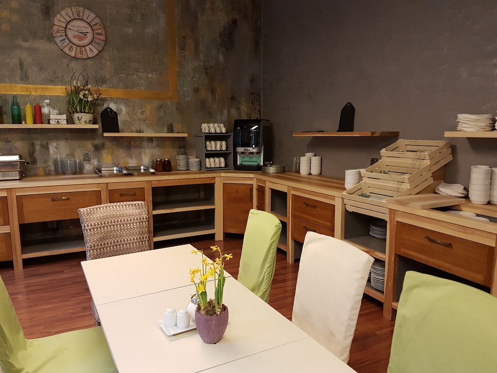 Prague Centre Plaza — Restaurant & bars in Prague, Prague