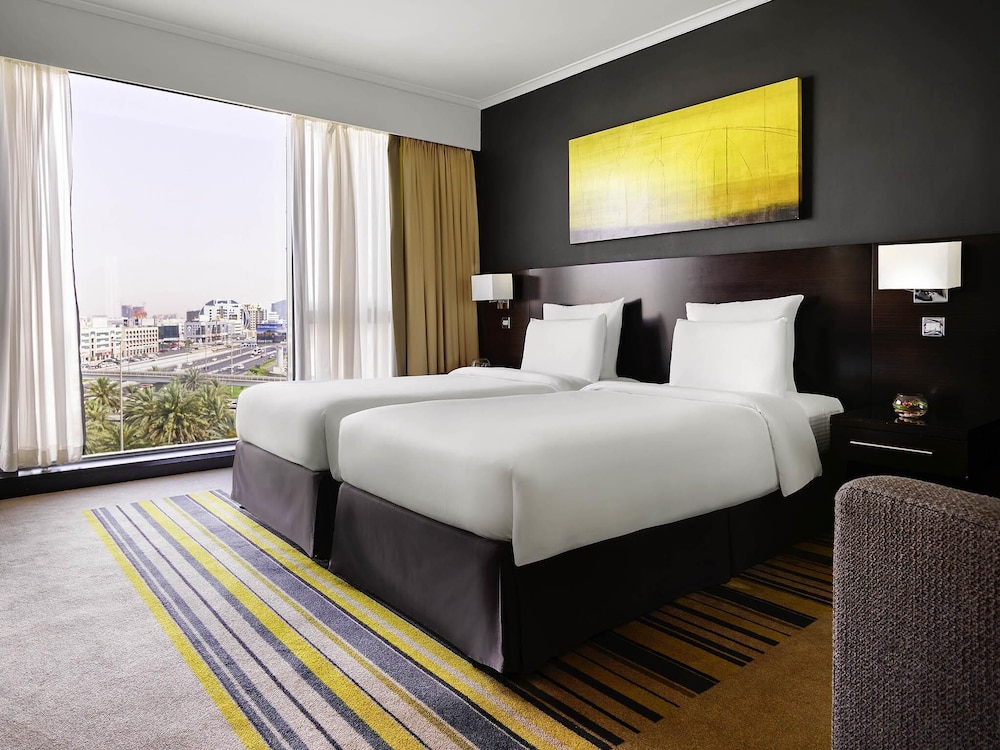 Pullman Dubai Creek City Centre — Hotel rooms in Dubai