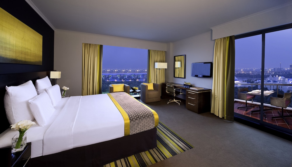 Pullman Dubai Creek City Centre — Hotel rooms in Dubai
