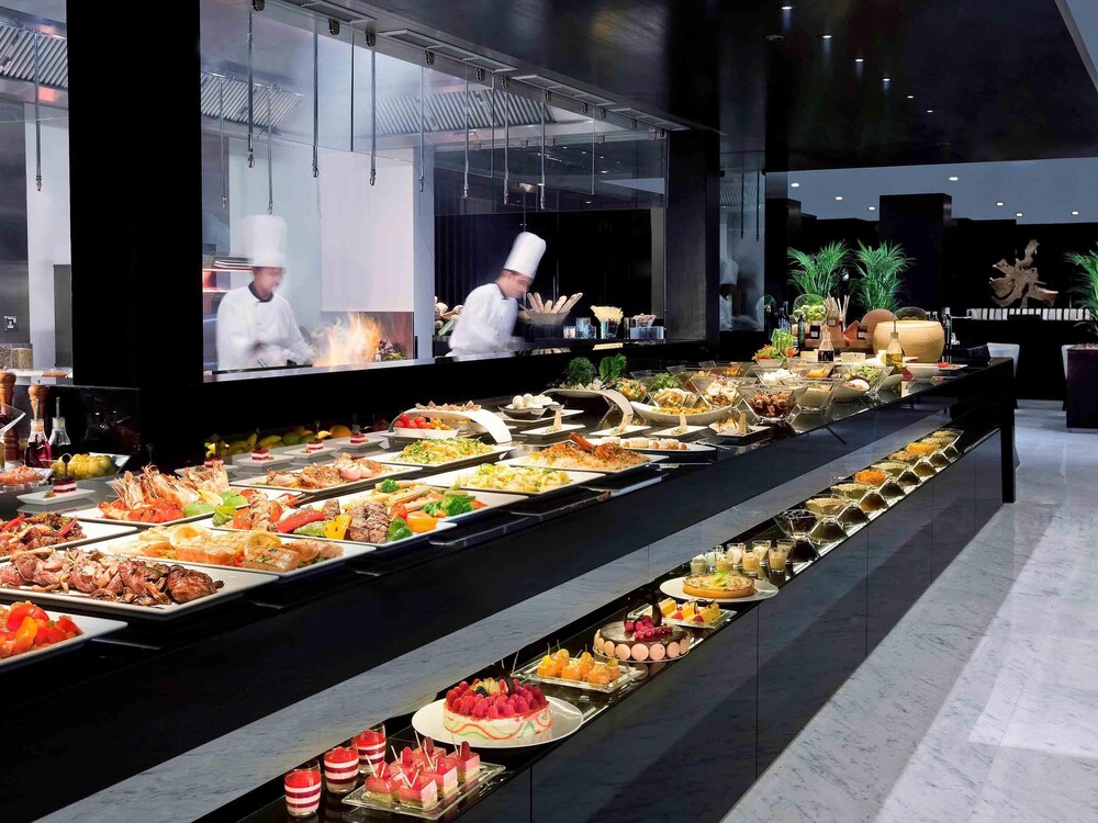 Pullman Dubai Creek City Centre — Restaurant & bars in Dubai