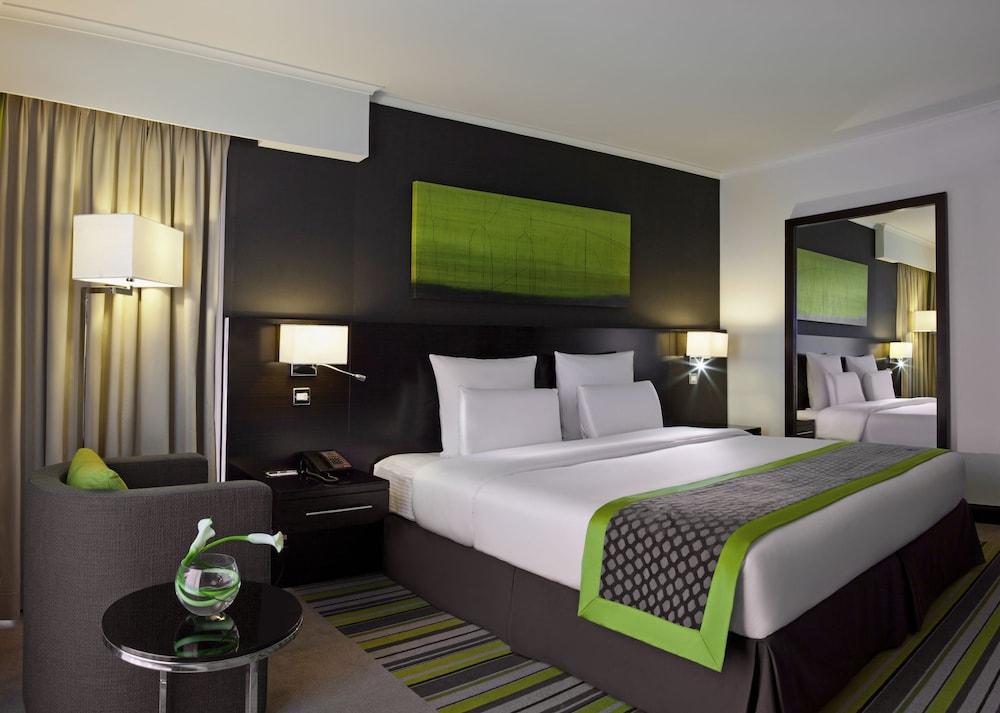 Pullman Dubai Creek City Centre — Hotel rooms in Dubai