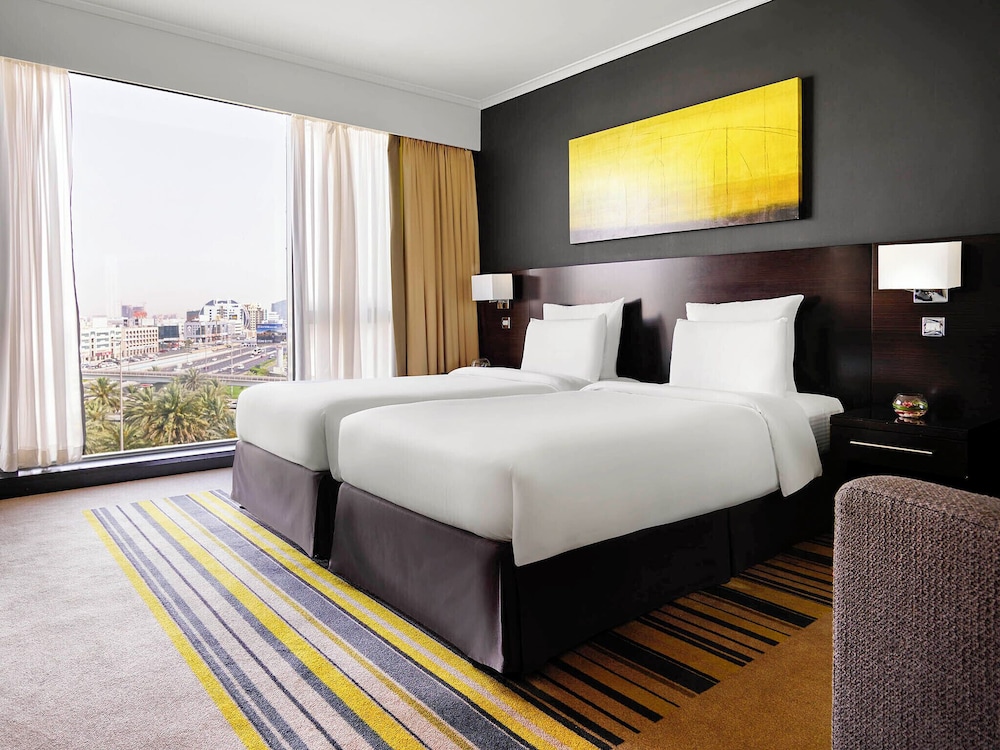 Pullman Dubai Creek City Centre — Hotel rooms in Dubai