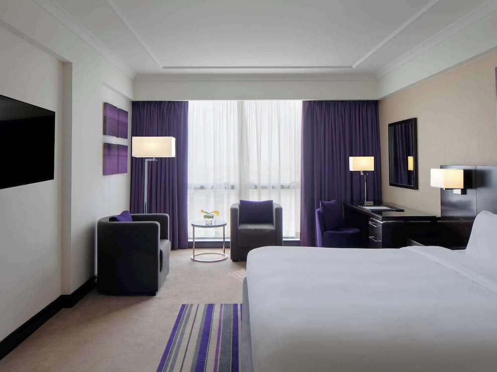 Pullman Dubai Creek City Centre — Hotel rooms in Dubai